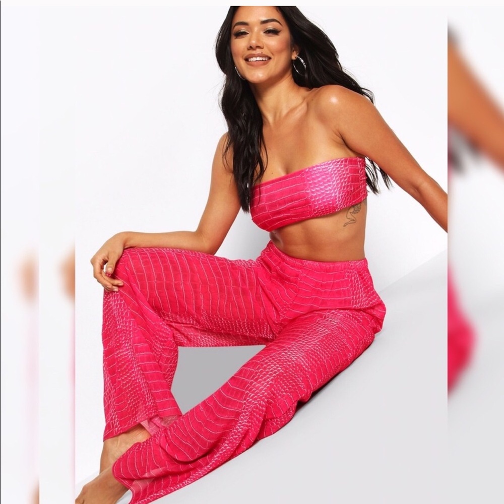 🌸CROC WIDE LEG  BEACH PANTS 💕 - Picture 4 of 9